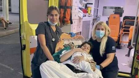 αχτίδα-φωτός-22χρονη-γέννησε-μέσα-σε-ασ-77847