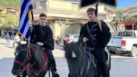 μόνο-περηφάνια-έφιπποι-νεαροί-παρέλα-94640