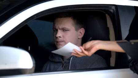 πρόστιμο-έως-30-000-ευρώ-σε-ιδιοκτήτες-αυτο-98798