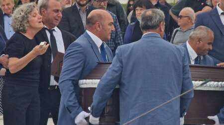 μη-φεύγεις-αγάπη-μου-γύρνα-σπίτι-ραγ-95928