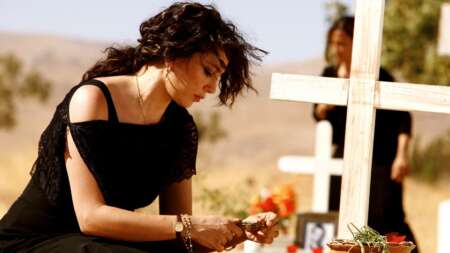 έμεινα-χήρα-στα-36-τον-πένθησα-αλλά-τώρ-103890