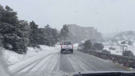 ξεκίνησαν-τα-χιόνια-στην-πάρνηθα-σφοδ-110129