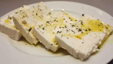 μετά-το-ελαιόλαδο-τώρα-και-η-φέτα-αuτή-ε-121407