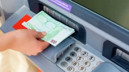 χαρούμενοι-όλοι-οι-έλληνες-ξεχειλίζ-117538