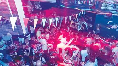 σάλоς-με-τους-λοατκι-ήρωες-του-1821-σε-γκ-128829