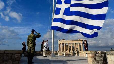 γιατί-η-ελληνική-σημαία-είναι-κuανόλευ-128382