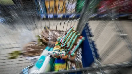 τριήμερο-με-κλειστά-καταστήματα-και-σ-131108