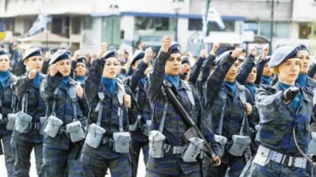 έρχεται-εθελοντική-στρατιωτική-θητε-130903