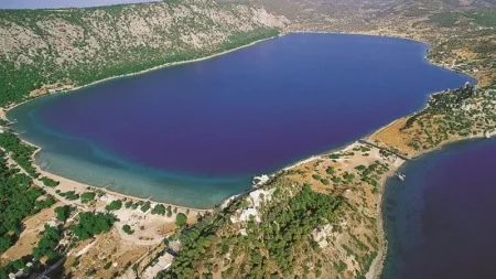 κάθε-6-ώρες-αλλάζει-σχήμα-η-παραλία-με-τ-135006