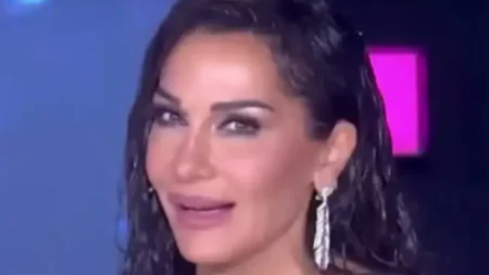 πάλι-τάραξε-τα-νερά-σάλος-με-την-αποκαλ-130720