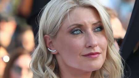 χωράει-μόνο-κλειδιά-και-κινητό-και-κοσ-146947