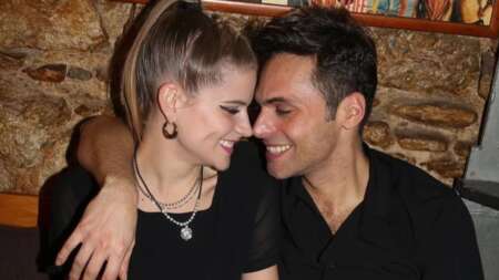 και-πιάτα-πλένω-και-σφουγγαρίζω-και-δ-143740