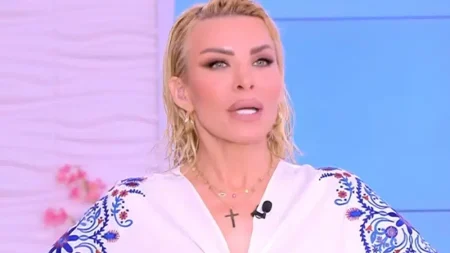 μονο-αυτη-ειναι-εξω-απο-τα-δοντια-τα-147008