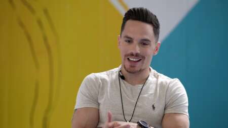 λιώνει-ο-λευτέρης-πετρούνιας-για-τ-142540