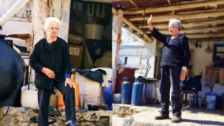 έλληνες-στρατιώτες-μετέτρεψαν-το-ερε-138689