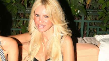 όλη-η-εκκλησία-γύρισε-να-την-δει-γιαγιά-144406