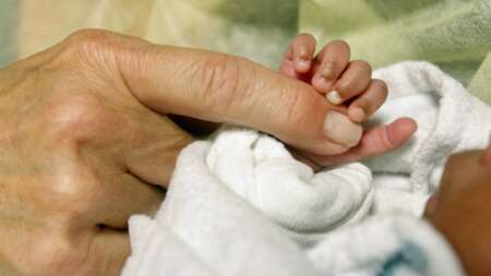 τραγωδία-στη-θήβα-νεκρό-μωρό-15-έτους-139144