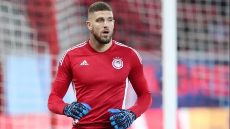 ο-χρονος-δεν-τον-αγγίζει-αλέξανδρος-147808