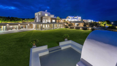 αξίζει-23-000-000e-είναι-1-500τ-έχει-30-δωμάτια-η-ακρι-151547