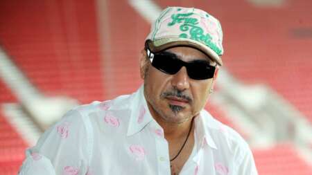 με-την-ελληνική-σημαία-να-κυματίζει-τε-156029