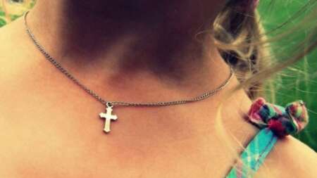 για-αυτούς-που-φοράνε-σταυρό-στο-λαιμό-155021