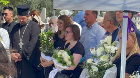 πλήθος-κόσμου-στο-μνημόσυνο-του-μίκη-θ-169583