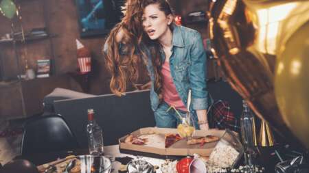 μείνε-όσο-πιο-μακριά-τους-μπορείς-τα-3-ζ-183099