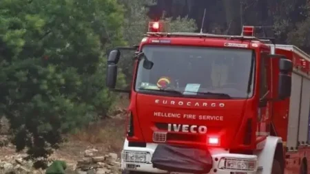 μεγάλη-φωτιά-τώρα-σε-κίνδυνo-περιουσίε-190349