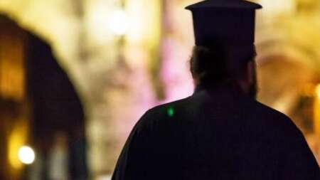 σάλος-στην-εκκλησία-της-ελλάδος-παντρ-200078