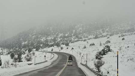 εκτακτο-χιονια-το-εστρωσε-στην-αττικη-198762