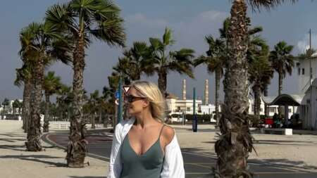 πασίγνωστη-ελληνίδα-πήγε-ντουμπάι-φό-200727