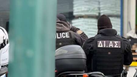 παραδόθηκε-ο-πατέρας-του-πρίαμου-ξυδά-200263