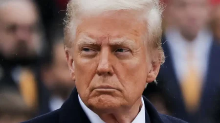 ο-ντόναλντ-τραμπ-καταργεί-όλα-τα-φύλα-200229