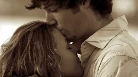 γιατί-ο-σύντροφος-σου-σε-φιλά-στο-μέτωπ-200878