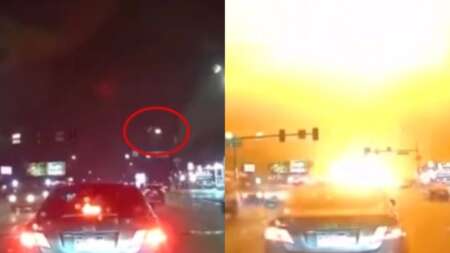 αεροπλάνο-έπεσε-σε-δρόμο-γεμάτο-αυτοκ-202717