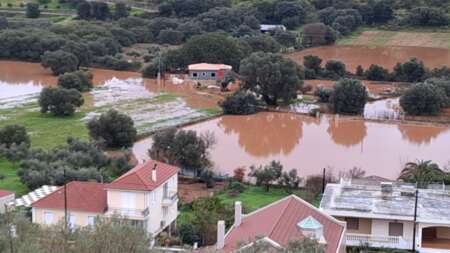 εκτακτο-πνίγονται-κάτω-από-το-νερό-τ-205474