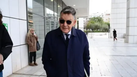 παλευει-για-τη-ζωη-διασωληνωμένος-στ-207322