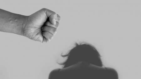 σοκ-βολοσ-έριξε-την-6χρονη-κόρη-του-στο-206734