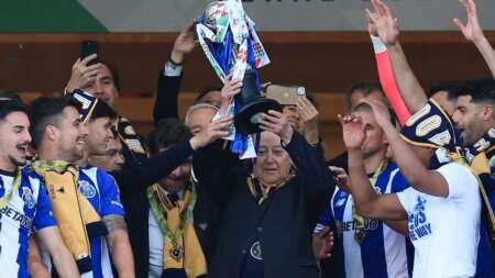 θρήνος-το-παγκόσμιο-ποδόσφαιρο-πενθε-205664