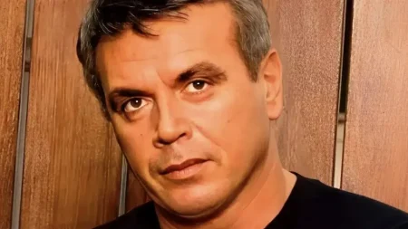 όταν-ο-λιδάκης-τραγουδούσε-το-άστρα-μ-207891