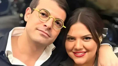 δανάη-μπάρκα-βραδινή-έξοδος-με-τον-φίλ-205440