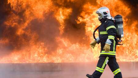 φωτιά-τώρα-σε-εργοστάσιο-παραγωγής-ηλ-208667