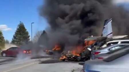 εκτακτο-αεροπλάνο-με-επιβάτες-έπεσε-κ-210117