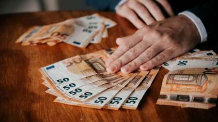 μοιράζει-χρήμα-η-κυβέρνηση-του-κυριάκ-213482