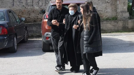 υποβασταζόμενη-η-μητέρα-της-καίτης-κω-210577