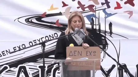 το-συγκλονιστικό-γκράφιτι-με-το-πρόσω-208356