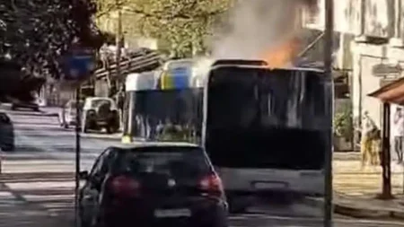 φωτιά-σε-λεωφορείο-γεμάτο-επιβάτες-211347