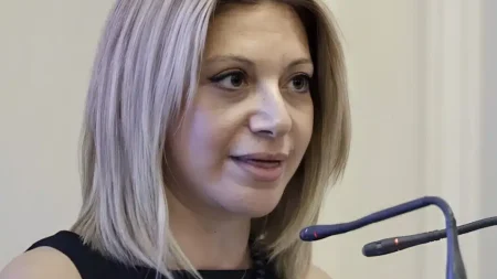 κόλαφος-η-καρυστιανού-για-την-κυβέρ-212304