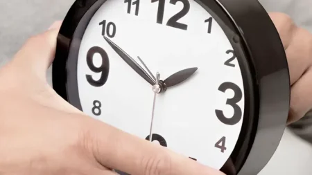 πότε-θα-γυρίσουμε-τα-ρολόγια-πίσω-για-τ-213494