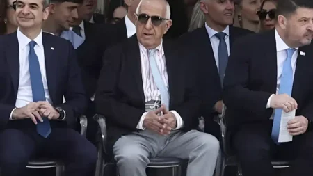 χαμός-με-τις-κάλτσες-του-κακλαμάνη-στη-213515